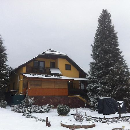 Aktiv Pihenes Apartman Révfülöp Exterior foto